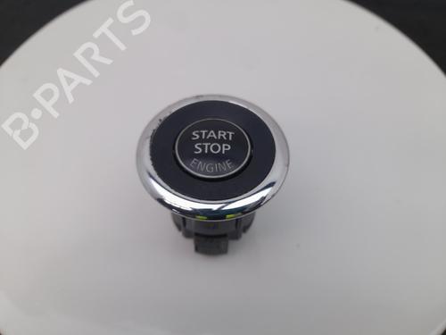 switch-nissan-pulsar-hatchback-c13-2014-40308484 main image