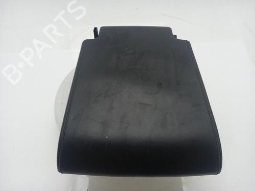 Used Armrest / Center console Armrest / Center console LAND ROVER DISCOVERY V (L462) 2.0 Sd4 4x4 (241 hp) 40316893 40316893