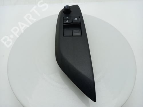 Used Switch Switch TOYOTA YARIS (_P21_, _PA1_, _PH1_) 1.5 Hybrid (MXPH10, MXPH11) (116 hp) 40310040 40310040