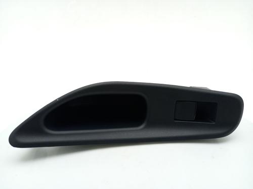 switch-toyota-yaris-_p21_-_pa1_-_ph1_-2020-40308445 main image