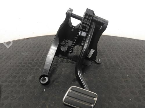 Used Break pedal Break pedal PORSCHE 911 (991) 3.0 Carrera (370 hp) 40345617 40345617