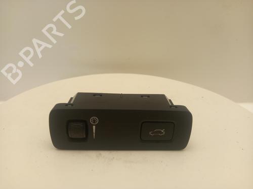 switch-volvo-v90-ii-estate-235-2016-40310641 main image