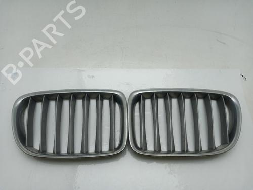 Used Grille Grille BMW X1 (E84) xDrive 23 d (204 hp) 40312758 40312758