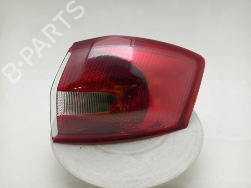right-taillight-ford-kuga-i-2008-2009-2010-2011-2012-40318721 main image
