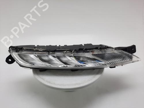 Used Right daytime light Right daytime light CITROËN C4 Picasso II 1.6 HDi / BlueHDi 115 (115 hp) 40340879 40340879