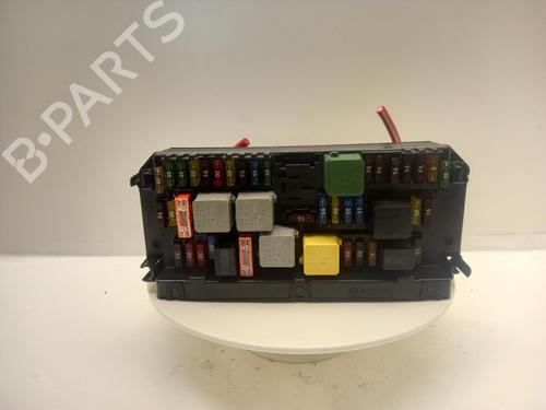 Used Fuse box Fuse box MERCEDES-BENZ C-CLASS (W204) C 220 CDI (204.002) (170 hp) 40520612 40520612