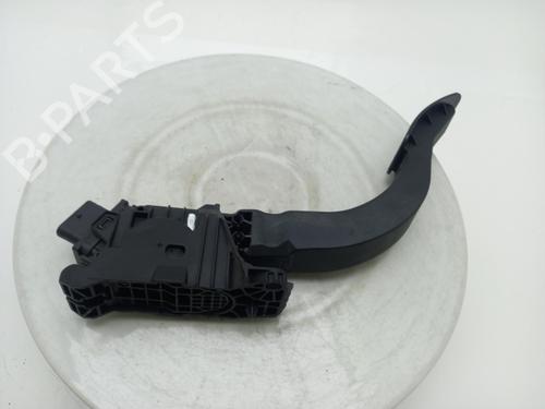 pedal-tesla-model-y-5yjy-2019-40324995 main image