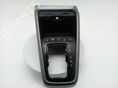 middle-console-kia-stonic-yb-2017-40333907 main image