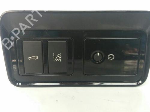 Used Tailgate handle Tailgate handle JAGUAR XE (X760) 2.0 D (180 hp) 40347873 40347873