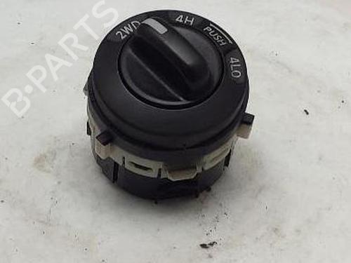 Used Switch Switch NISSAN NAVARA NP300 (D40) 2.5 dCi 4WD (174 hp) 40345880 40345880