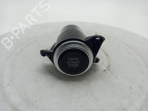 switch-kia-stonic-yb-2017-40333909 main image