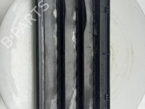pipe-tesla-model-3-5yj3-2017-40330428 main image