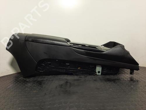 middle-console-maserati-levante-suv-m161-2016-40341412 main image