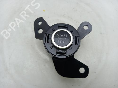 switch-nissan-juke-f16_-2019-40317885 main image