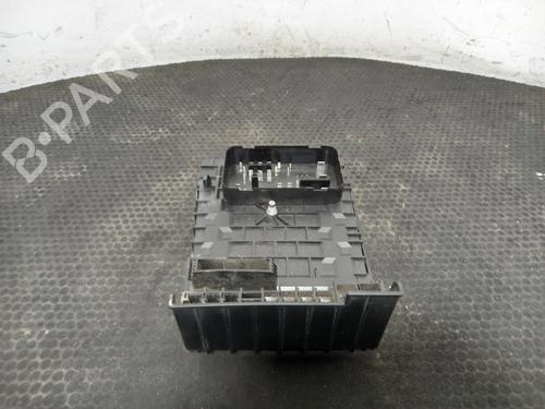 Used Fuse box Fuse box VW GOLF VI (5K1) 2.0 TDI (140 hp) 40326386 40326386