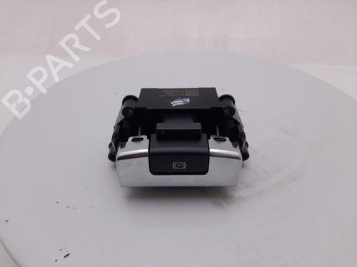 switch-land-rover-range-rover-velar-l560-2017-40303514 main image