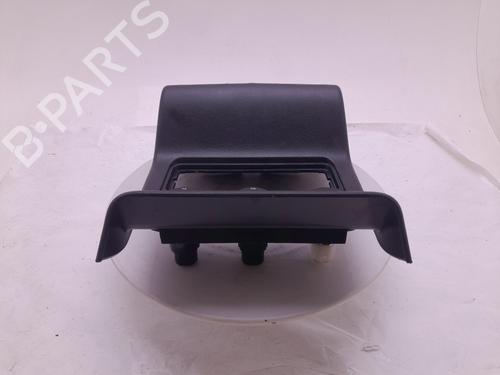 air-vent-jaguar-f-pace-x761-2015-40313454 main image
