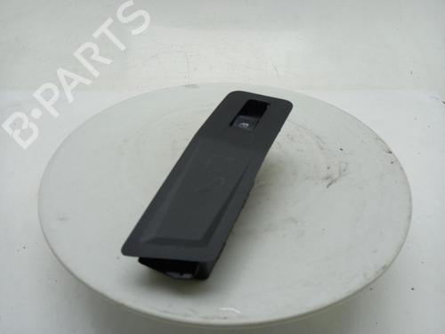 switch-vw-t-roc-a11-d11-2017-40309293 main image