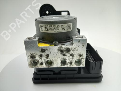 abs-pump-vw-golf-vii-5g1-bq1-be1-be2-2012-2013-2014-2015-2016-2017-2018-2019-2020-2021-40336598 main image