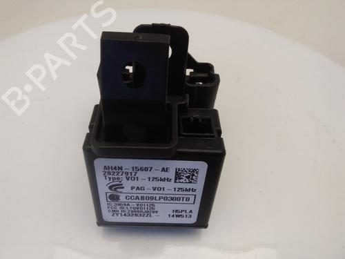 antennabase-volvo-v40-hatchback-525-2012-2013-2014-2015-2016-2017-2018-2019-40347505 main image