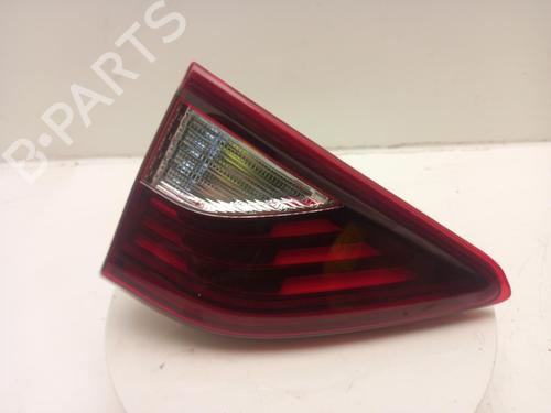 left-taillight-kia-stonic-yb-2017-40301936 main image