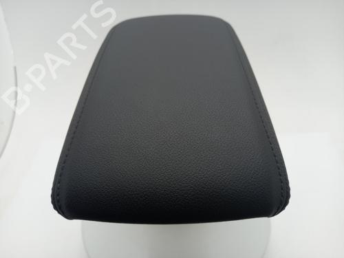 armrest-center-console-audi-q2-gab-gag-2016-40306293 main image
