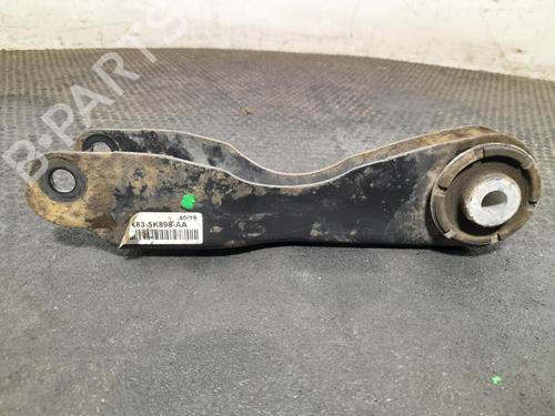 right-rear-suspension-arm-land-rover-range-rover-velar-l560-2017-40315255 main image
