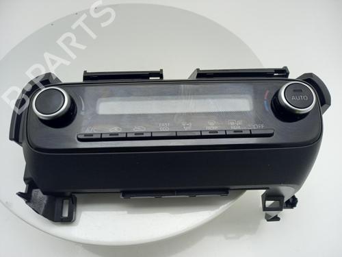 climate-control-toyota-yaris-_p21_-_pa1_-_ph1_-2020-40325672 main image