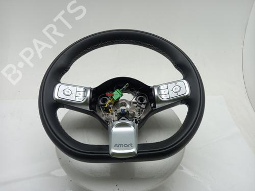 steering-wheel-smart-1-2022-40305950 main image