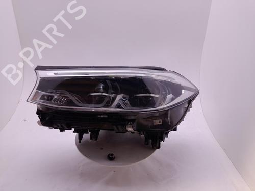 left-headlight-bmw-6-gran-turismo-g32-2017-40314666 main image