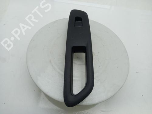 switch-toyota-aygo-x-_b7_-2022-40306885 main image