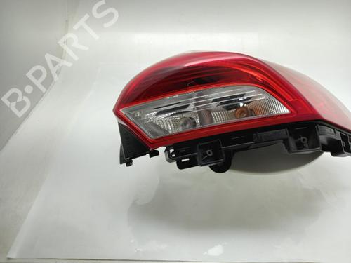 Used Right taillight Right taillight VOLVO V40 Hatchback (525) T2 (122 hp) 40335408 40335408