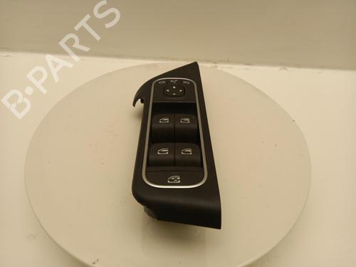 switch-mercedes-benz-gla-h247-2020-40306320 main image