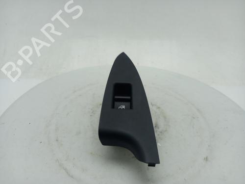 switch-alfa-romeo-giulietta-940_-2010-2011-2012-2013-2014-2015-2016-2017-2018-2019-2020-40302420 main image