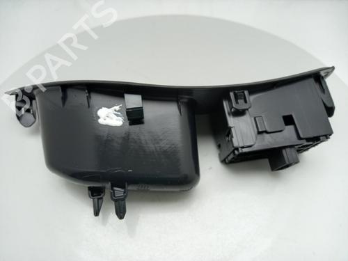 Switch TOYOTA YARIS (_P21_, _PA1_, _PH1_) 1.5 Hybrid (MXPH10, MXPH11) | BP40329995I30 - Image 3