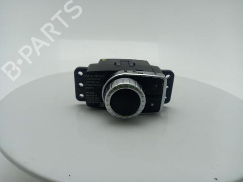 switch-mercedes-benz-cla-coupe-c117-2013-2014-2015-2016-2017-2018-2019-40337908 main image