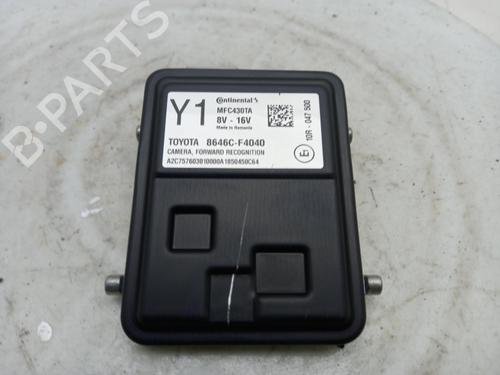 camera-toyota-c-hr-_x1_-2016-40311799 main image