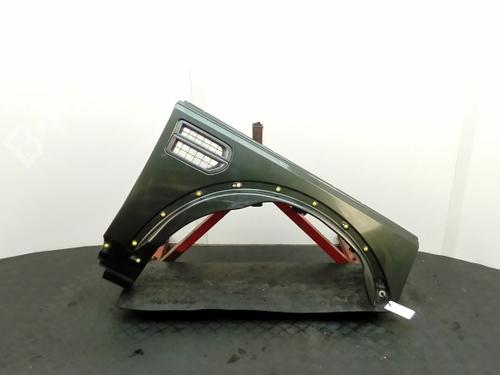 Used Right front fenders Right front fenders LAND ROVER DISCOVERY III (L319) 2.7 TD 4x4 (190 hp) 40346850 40346850