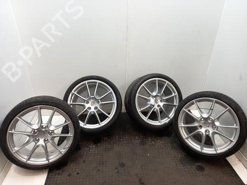 wheel-set-porsche-911-991-2011-2012-2013-2014-2015-2016-2017-2018-2019-2020-40322632 main image