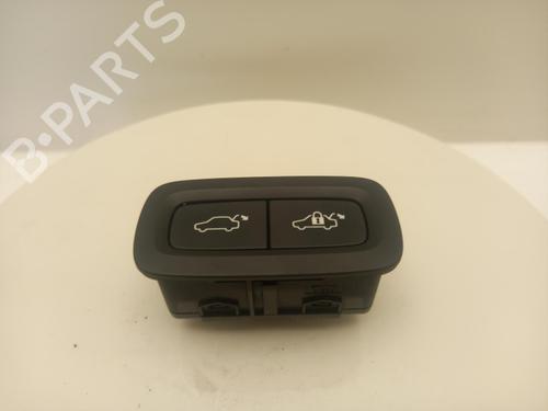 switch-volvo-v90-ii-estate-235-2016-40310640 main image