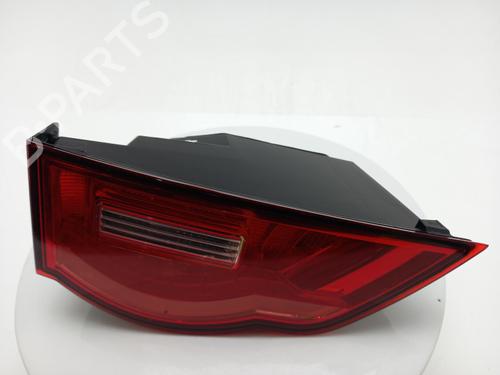 left-taillight-jaguar-f-pace-x761-2015-40311797 main image