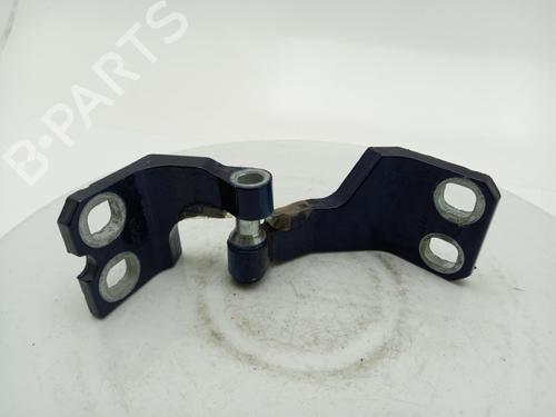 hingedoor-check-strap-maserati-levante-suv-m161-2016-40341413 main image