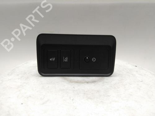 switch-jaguar-e-pace-x540-2017-40345544 main image