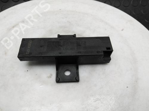 antennabase-audi-q5-fyb-fyg-2016-40345209 main image