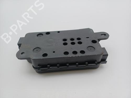 fuse-box-audi-r8-spyder-427-429-2010-2011-2012-2013-2014-2015-2016-40343294 main image