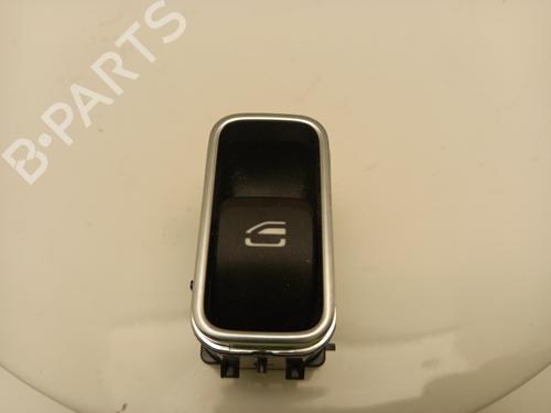 switch-mercedes-benz-gla-h247-2020-40306321 main image