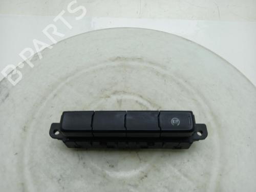 switch-mg-mg-zs-suv-azs1-2017-40303660 main image