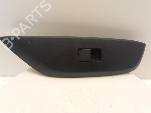 Used Switch Switch TOYOTA YARIS (_P21_, _PA1_, _PH1_) 1.5 Hybrid (MXPH10, MXPH11) (116 hp) 40302760 40302760