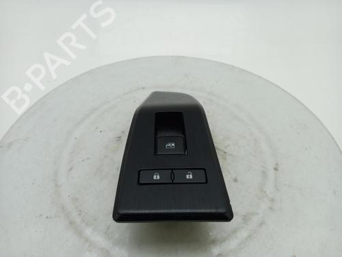 switch-nissan-qashqai-iii-j12-2021-40319243 main image