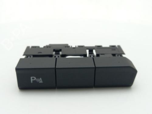 switch-vw-t-roc-a11-d11-2017-40309297 main image